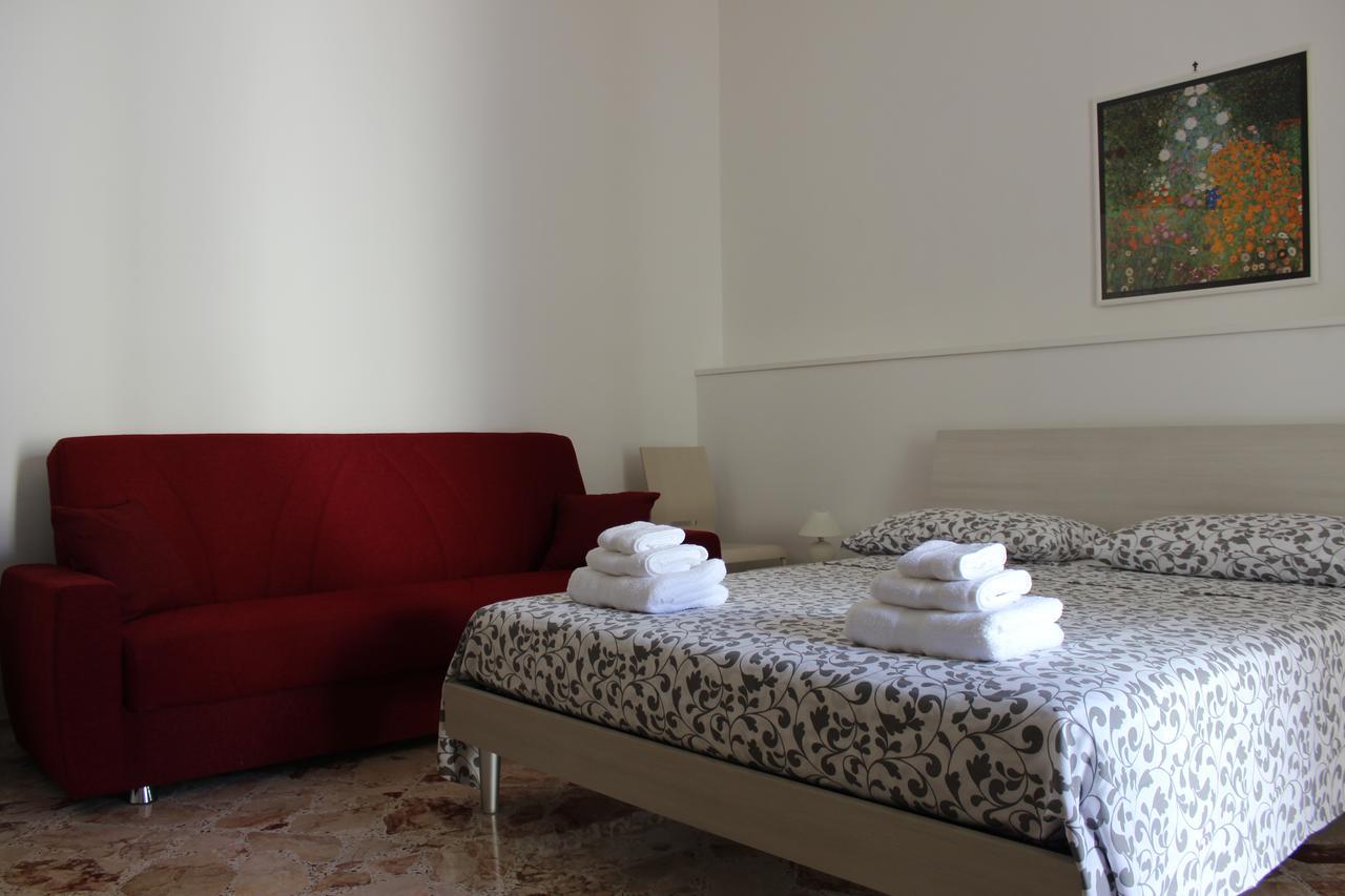 B&B A Casa Di Paola Lecce Exterior foto